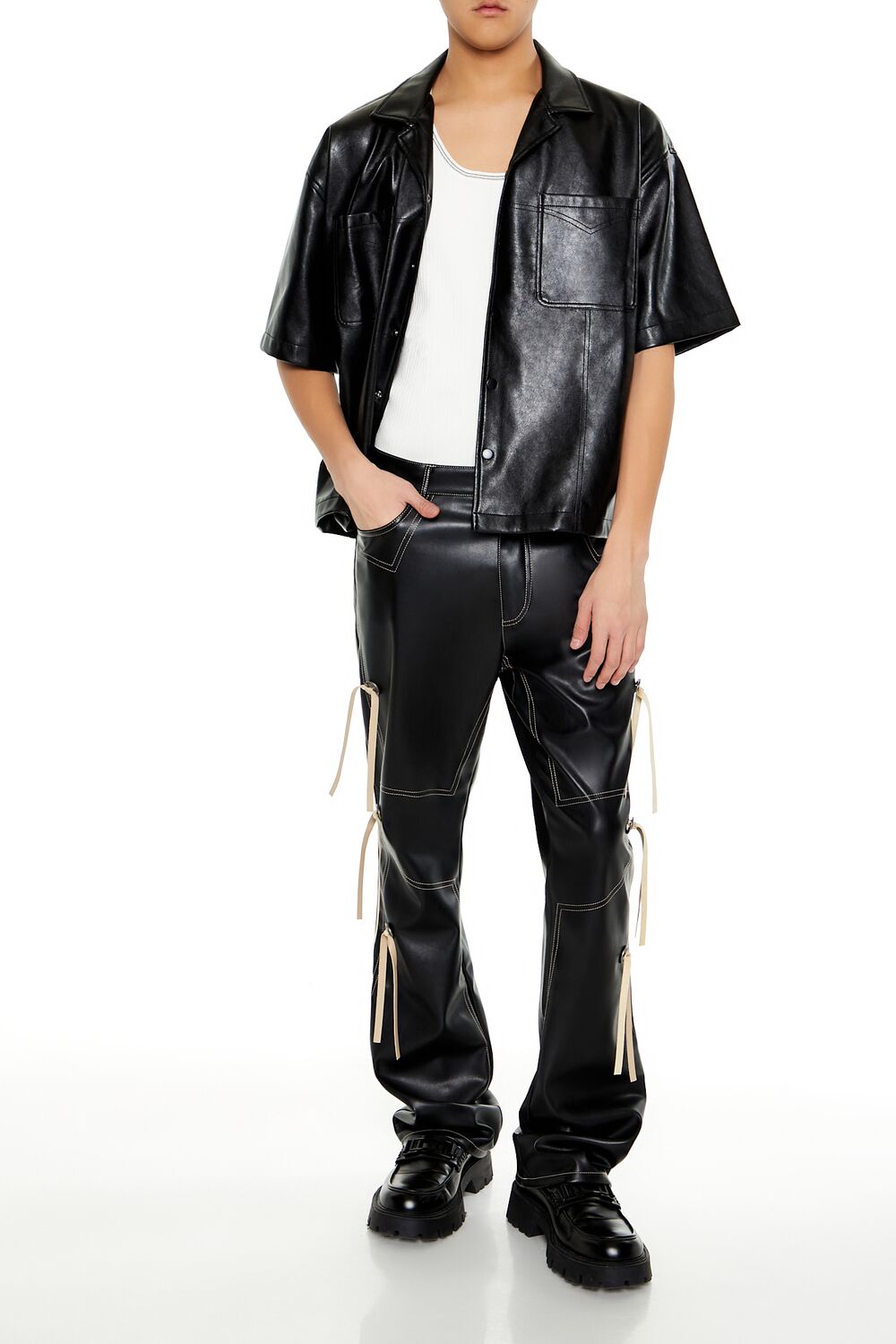 0136123601#Color_BLACK/CREAM